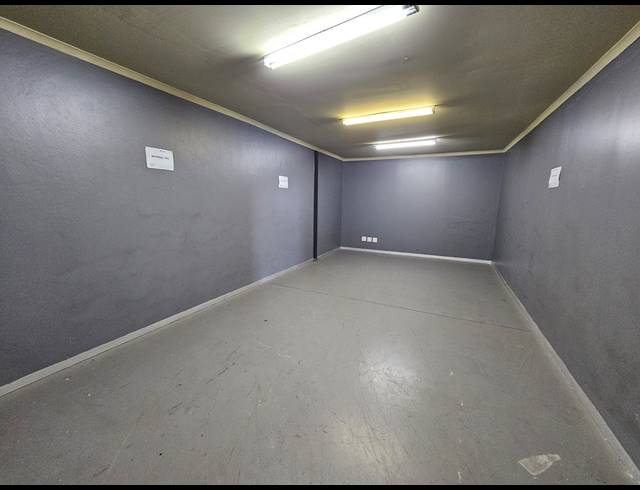 2,294M² WAREHOUSE TO LET IN COSMO BUSINESS PARK